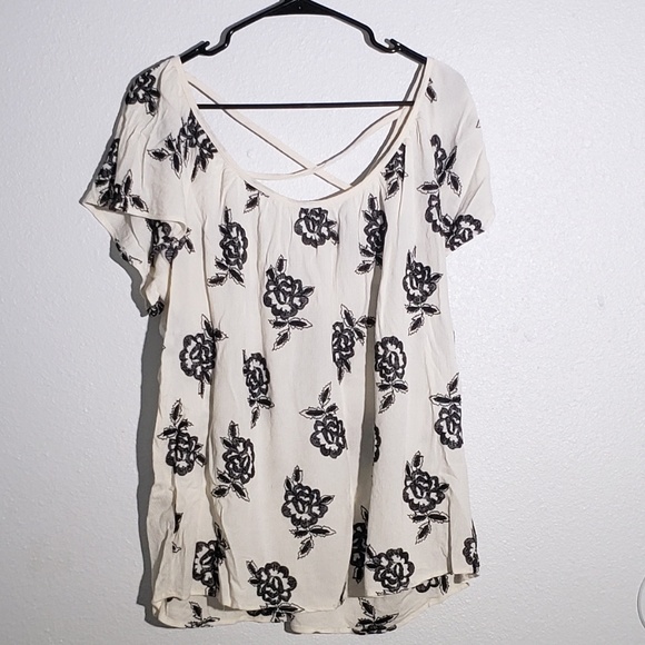 torrid Tops - Torrid Flutter Sleeve Top with Embroidered Flowers